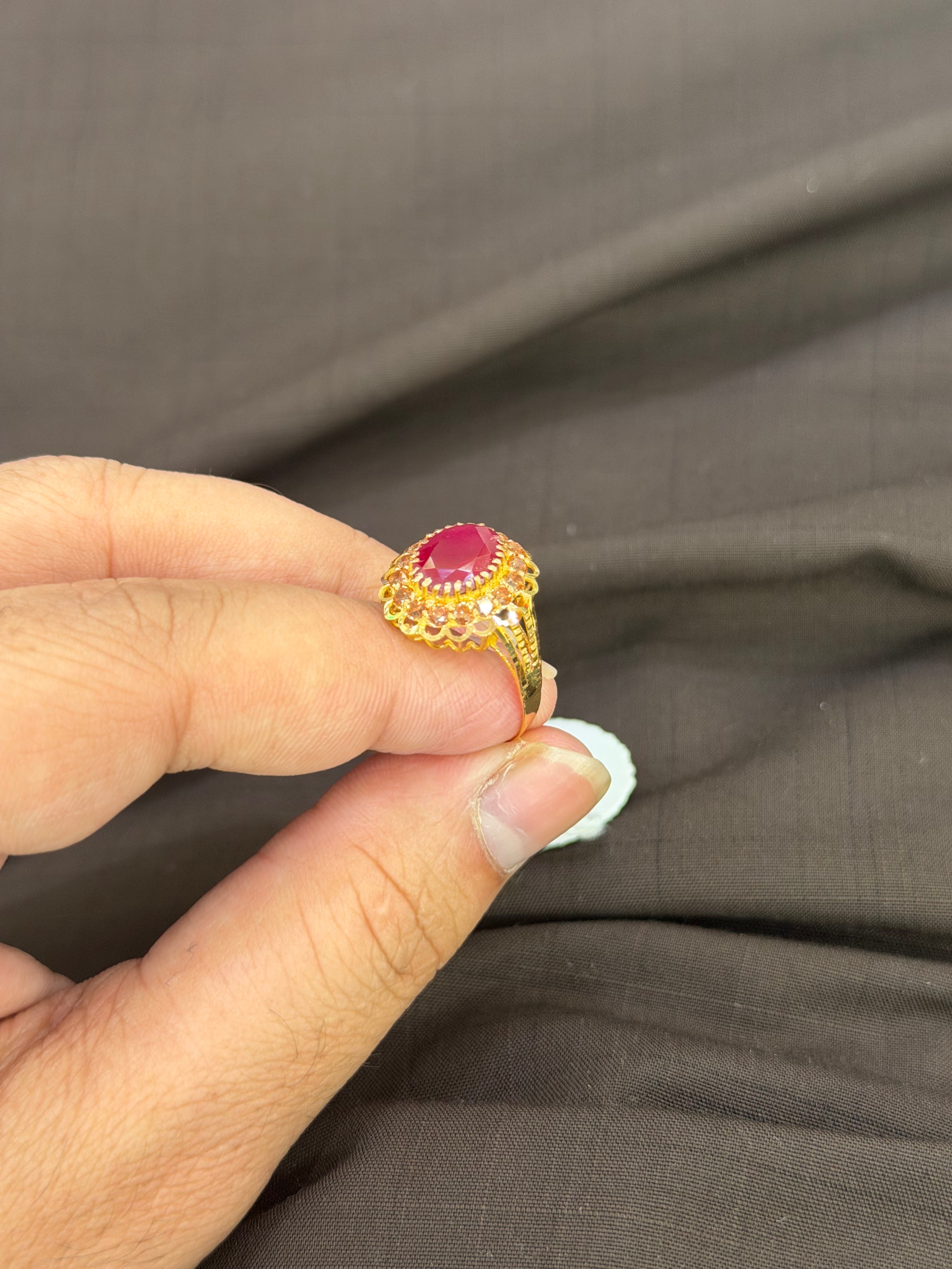 Elegant Stone Ring – Classic Style with Natural Beauty