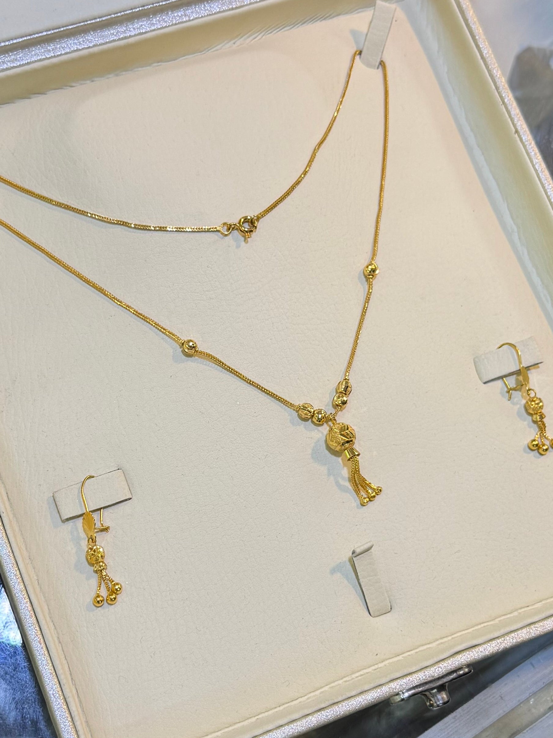 Elegant Royal Touch Gold Mala Set